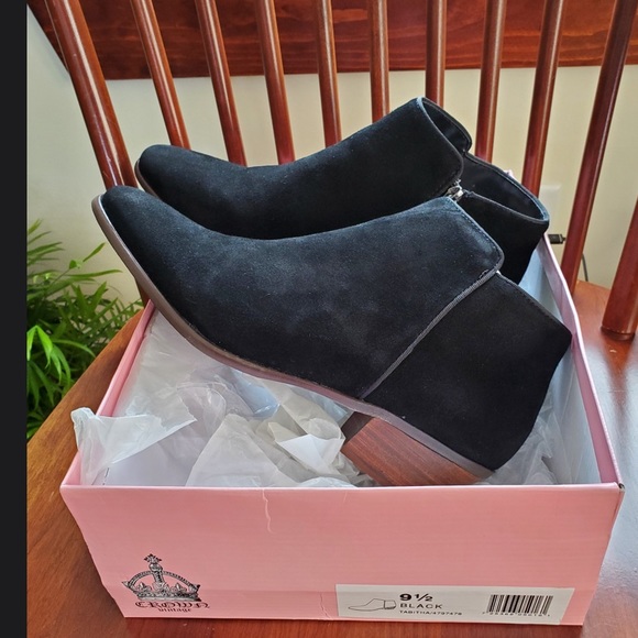 Crown Vintage Booties🌺 NWTs